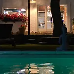 Infinity Pool Near Rome 特雷维那诺罗马诺