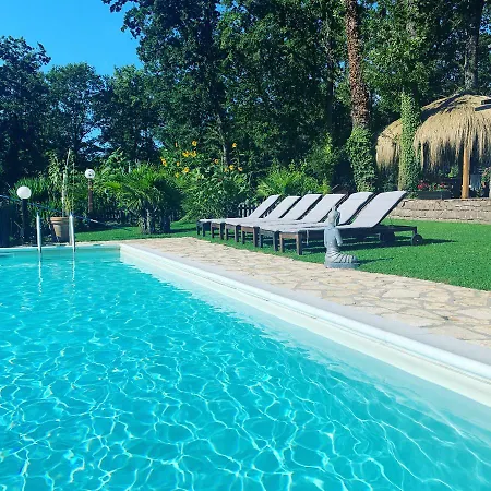 Infinity Pool Near Rome Trevignano Romano