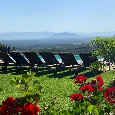 Oda ve Kahvaltı Infinity Pool Near Rome